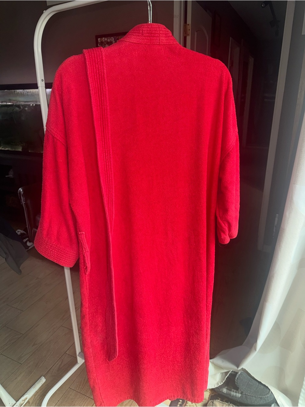 Red Open-Front Robe. - Picture 3 of 3